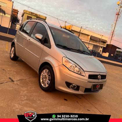FIAT IDEA 1.4 MPI ATTRACTIVE 8V FLEX 4P MANUAL FIAT IDEA 1.4 MPI ATTRACTIVE 8V FLEX 4P MANUAL